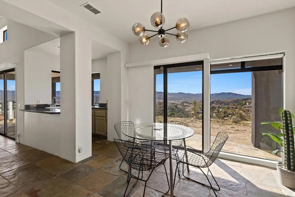 57075 Farrelo Court, Yucca Valley, California 92284 home-pic-11
