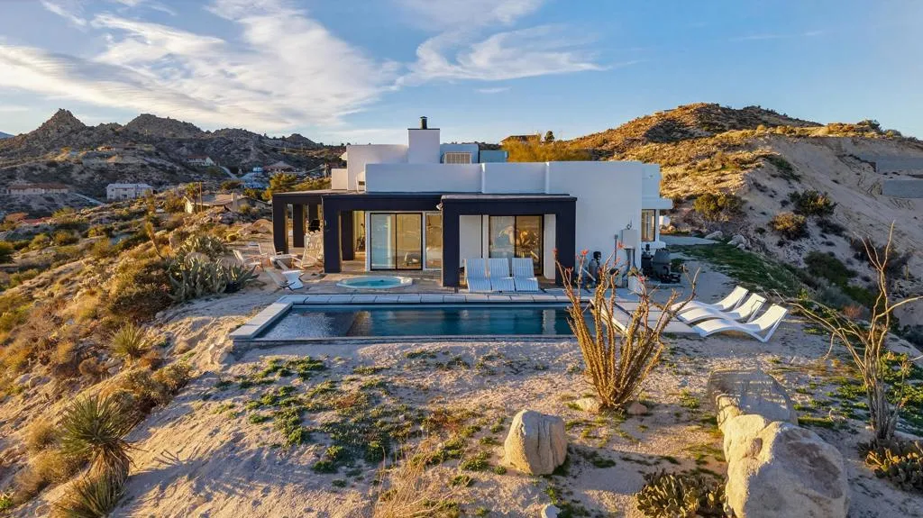 57075 Farrelo Court, Yucca Valley, California 92284 home-pic-2