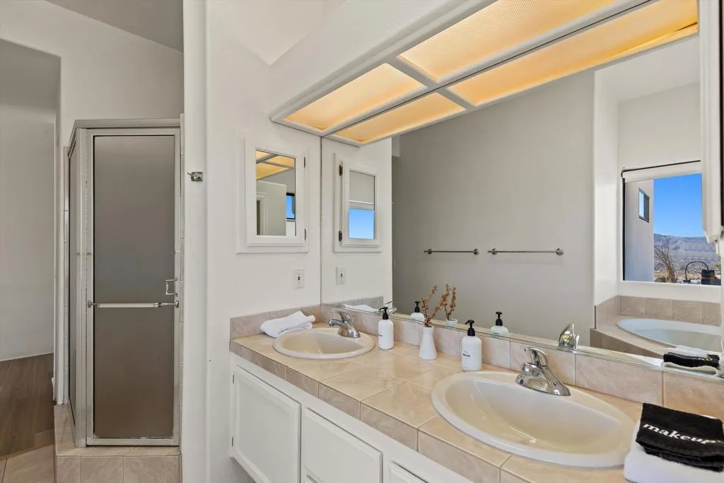 57075 Farrelo Court, Yucca Valley, California 92284 home-pic-23