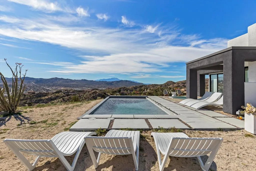 57075 Farrelo Court, Yucca Valley, California 92284 home-pic-43