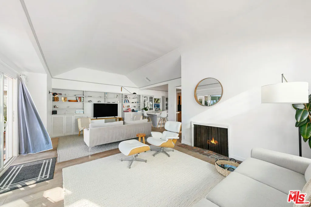 30830 Broad Beach Road, Malibu, California 90265 home-pic-25