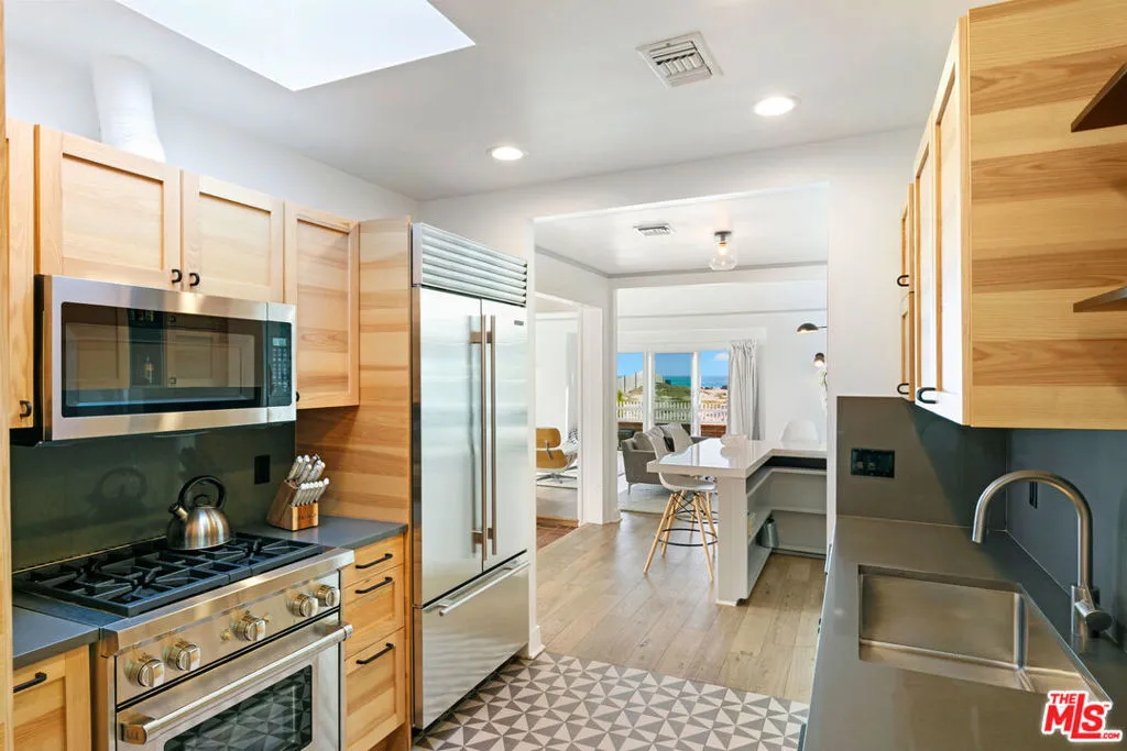30830 Broad Beach Road, Malibu, California 90265 home-pic-22