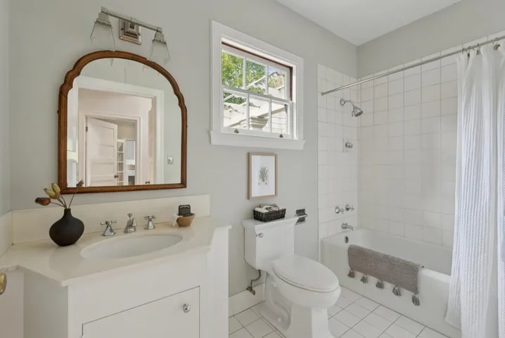 333 333 Hampton Road, Piedmont, California 94611