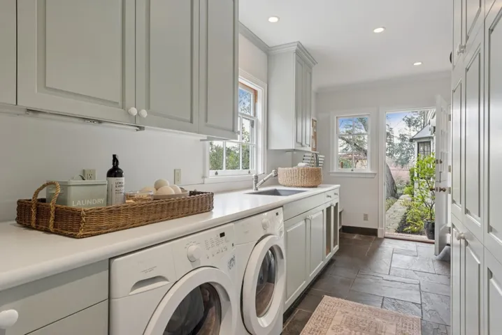 333 333 Hampton Road, Piedmont, California 94611