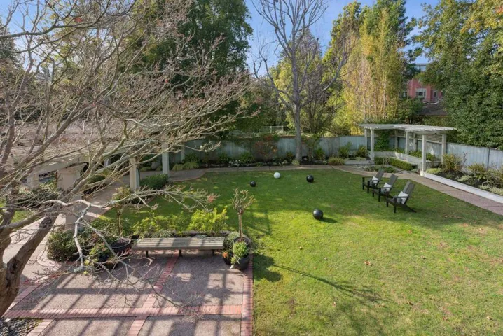 333 333 Hampton Road, Piedmont, California 94611