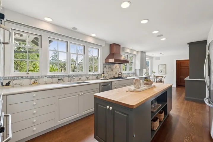 333 333 Hampton Road, Piedmont, California 94611
