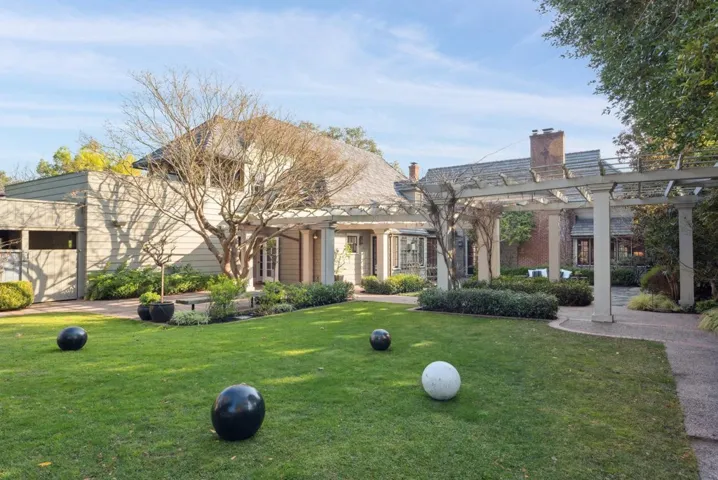 333 333 Hampton Road, Piedmont, California 94611