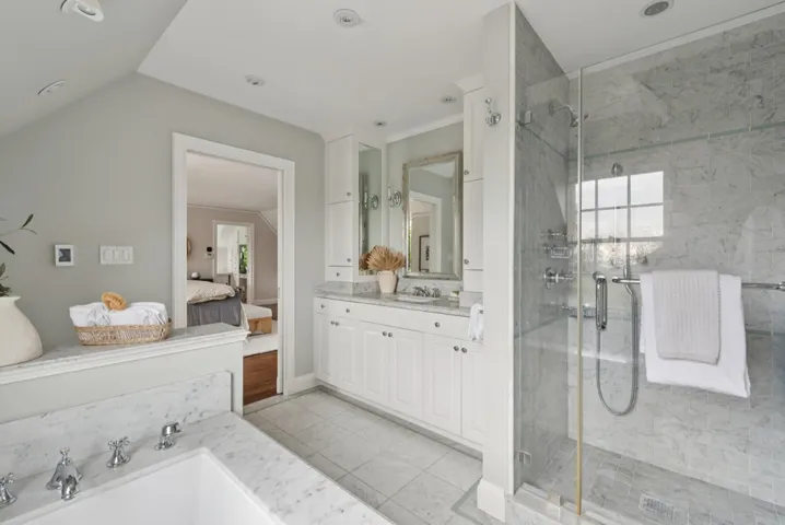 333 333 Hampton Road, Piedmont, California 94611