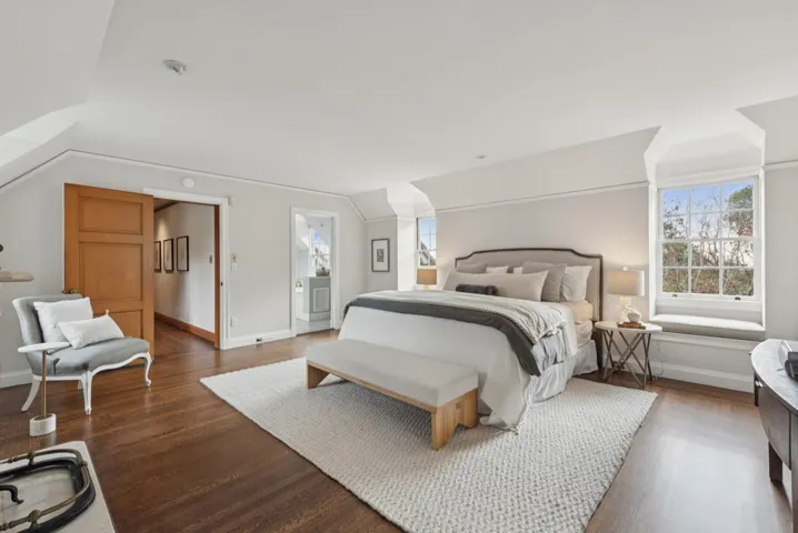 333 333 Hampton Road, Piedmont, California 94611