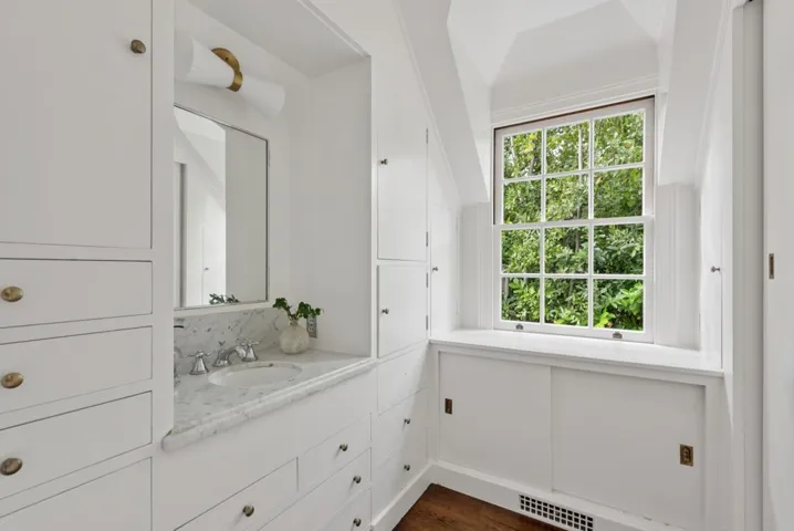 333 333 Hampton Road, Piedmont, California 94611