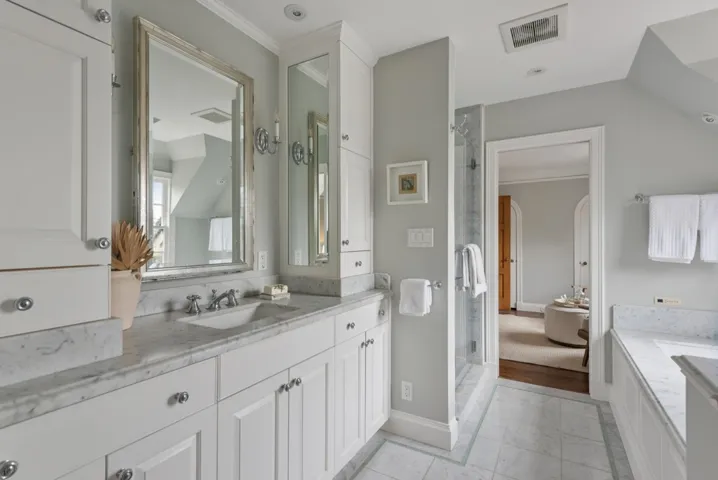 333 333 Hampton Road, Piedmont, California 94611