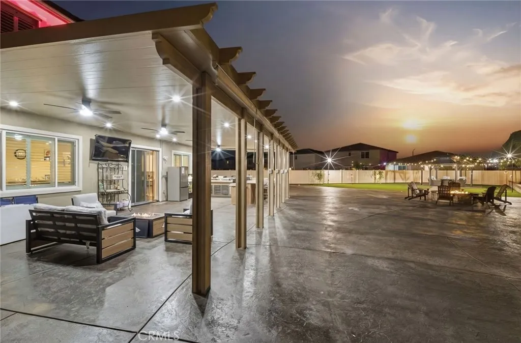24703 Lightning Way, Moreno Valley, California 92551 home-pic-37