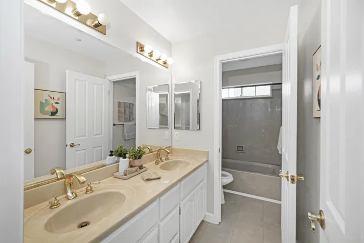 28475 Fox Hollow Dr, Hayward, California 94542