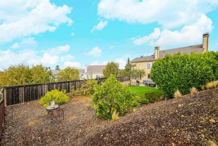 28475 Fox Hollow Dr, Hayward, California 94542