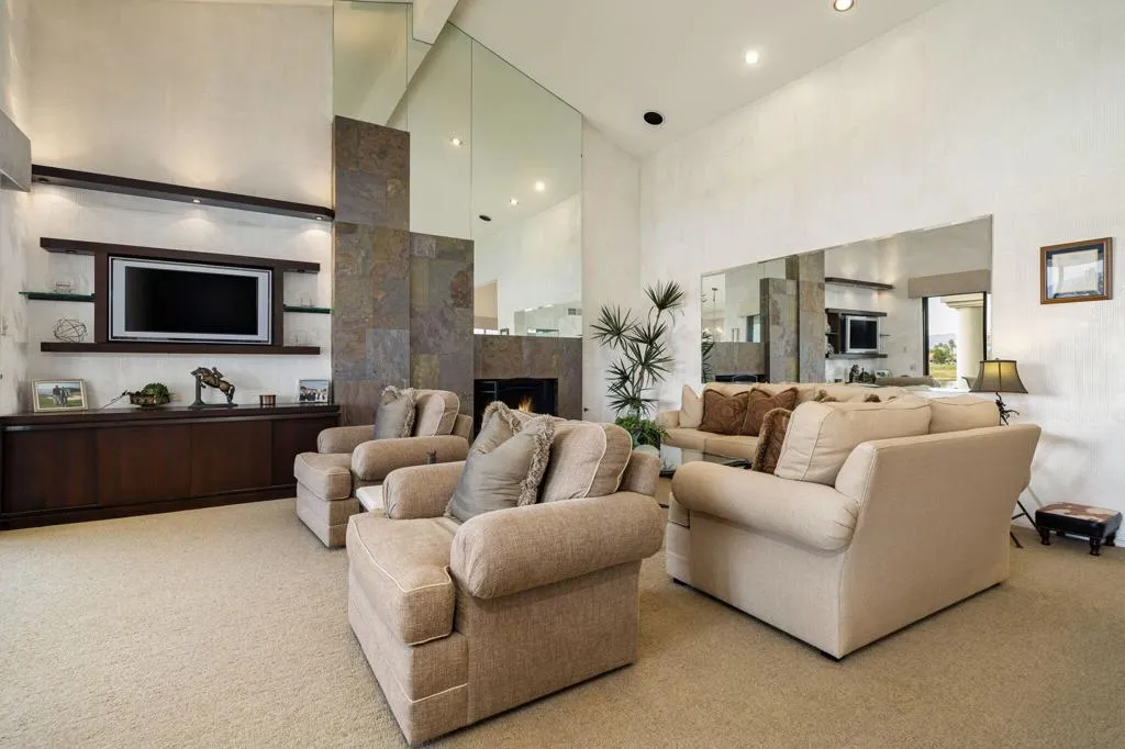 32-web-or-mls-JBPecanValley_OPMG_0126_03