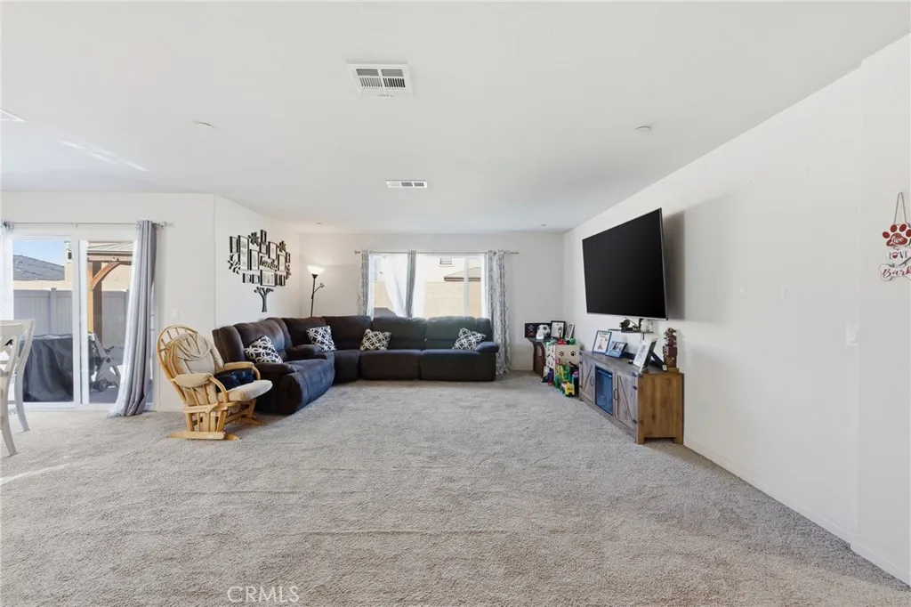 3567 Garnet, Lancaster, California 93535 home-pic-10