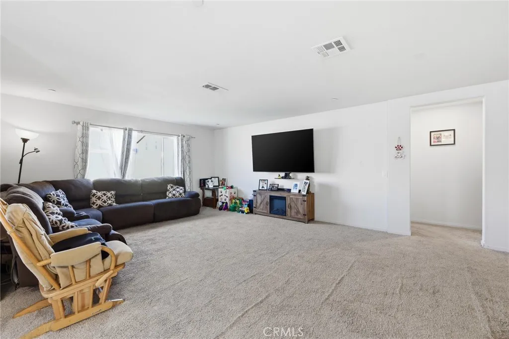 3567 Garnet, Lancaster, California 93535 home-pic-13