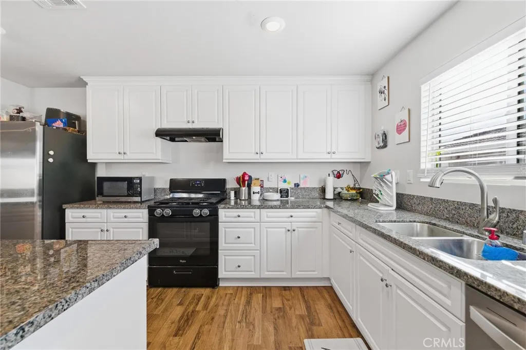 3567 Garnet, Lancaster, California 93535 home-pic-8
