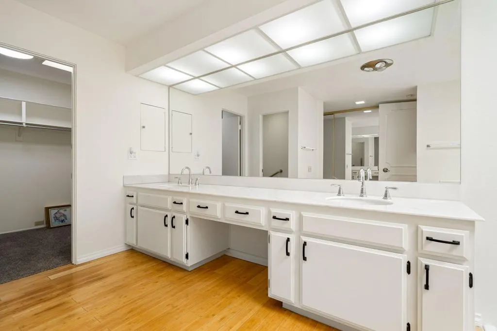 Primary Bath w/ Walk In Closet