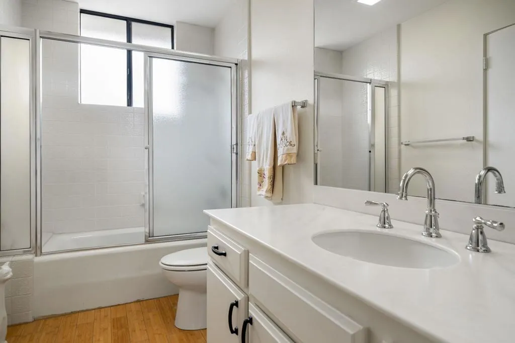 Guest Bath 3