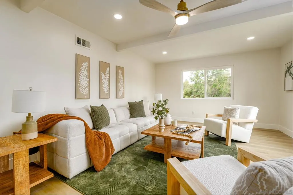 1602 Montgomery, Vista, California 92084 home-pic-17