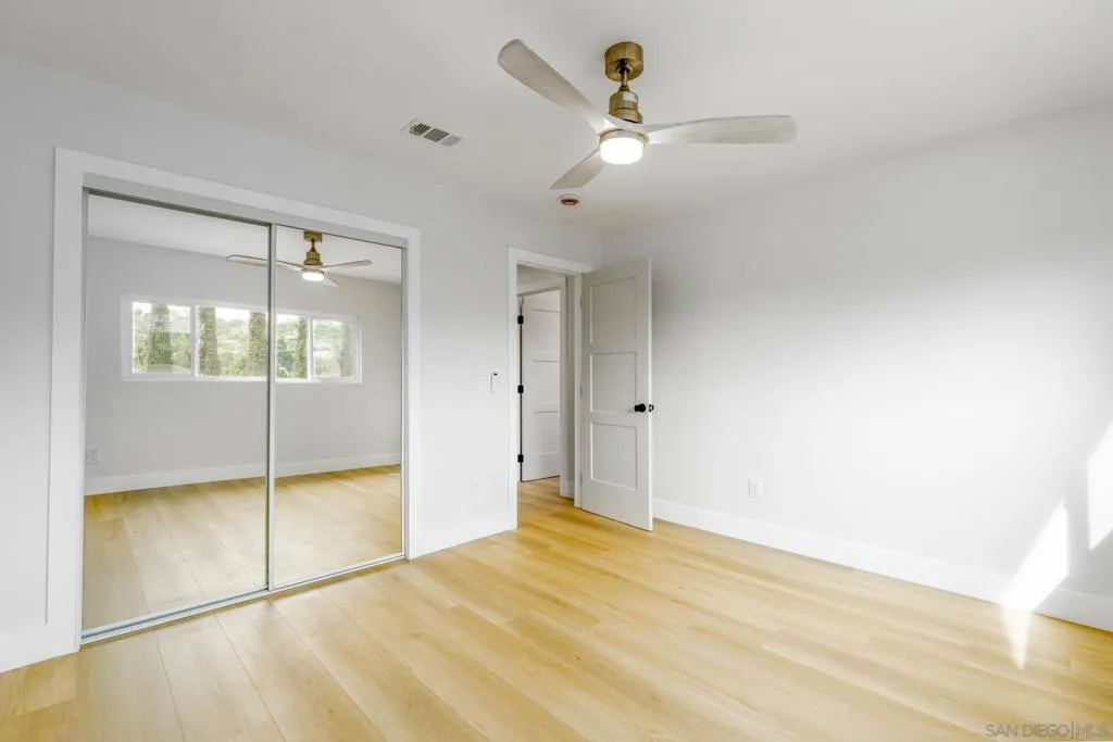 1602 Montgomery, Vista, California 92084 home-pic-12