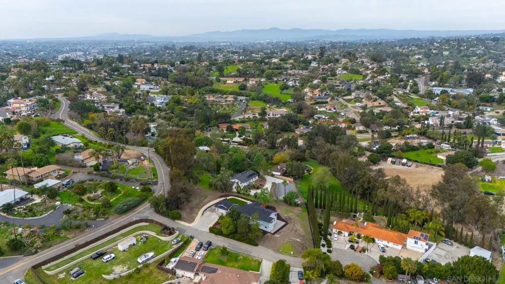 1602 Montgomery, Vista, California 92084 home-pic-26