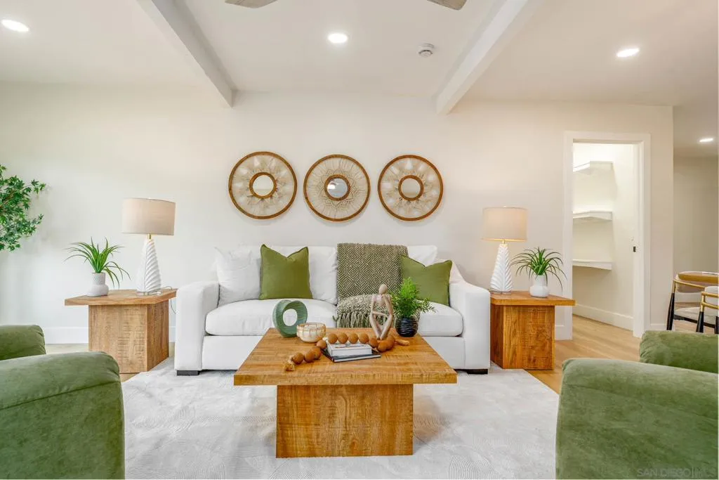 1602 Montgomery, Vista, California 92084 home-pic-7