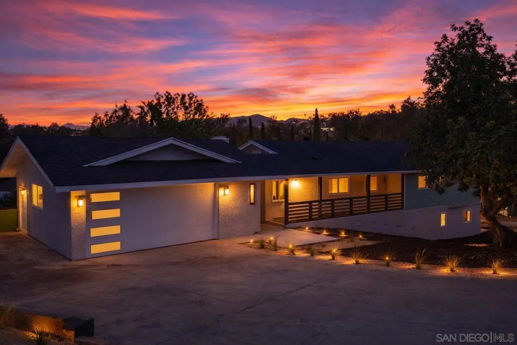 1602 Montgomery, Vista, California 92084 home-pic-2