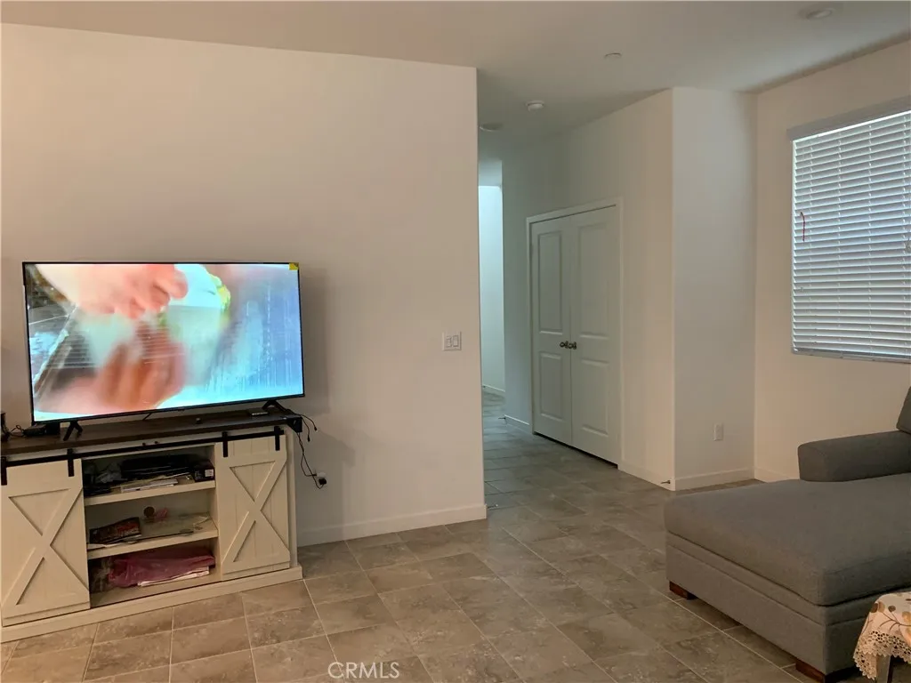 908 Werly Dr, Pomona, California 91768 home-pic-6