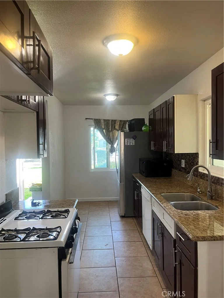 5617 29th Street, Jurupa Valley, California 92509 home-pic-10