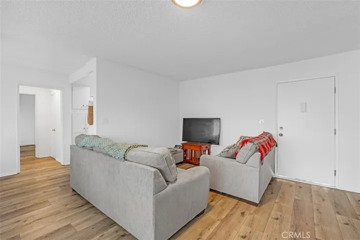 6652 Darby Avenue, Reseda, California 91335