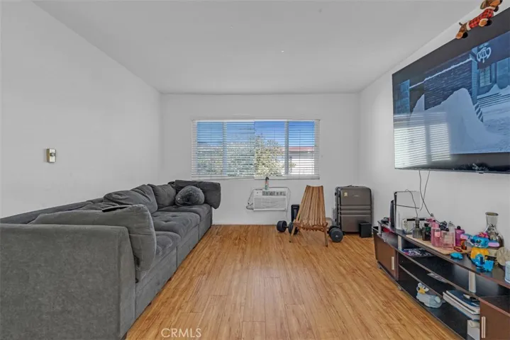 6652 Darby Avenue, Reseda, California 91335