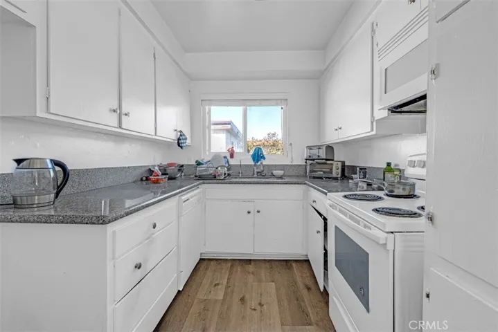 6652 Darby Avenue, Reseda, California 91335
