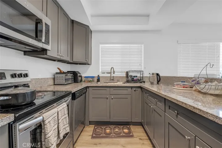 6652 Darby Avenue, Reseda, California 91335