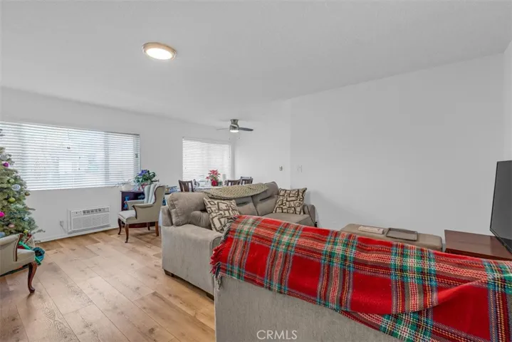 6652 Darby Avenue, Reseda, California 91335