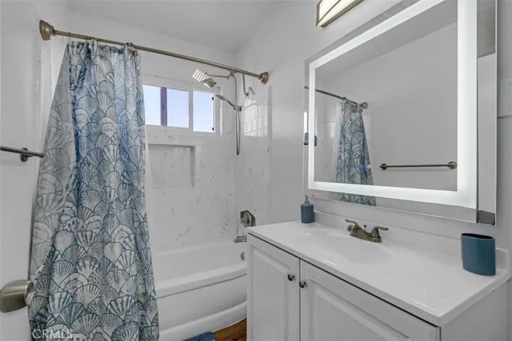 6652 Darby Avenue, Reseda, California 91335