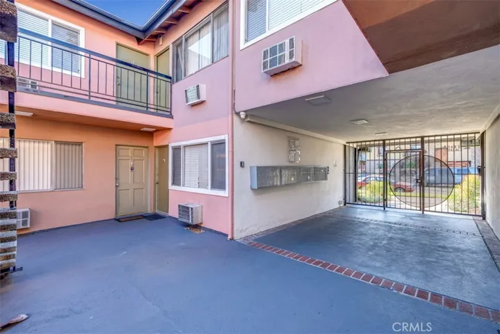 6652 Darby Avenue, Reseda, California 91335