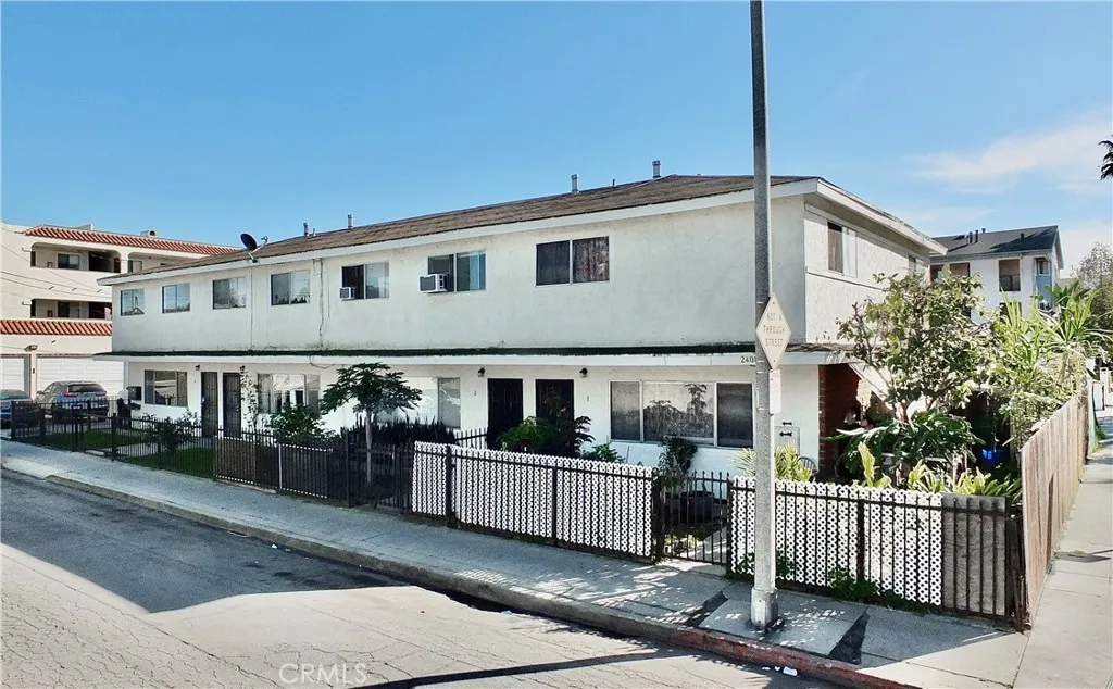 2408 E 17th Street, Long Beach, California 90804 home-pic-2