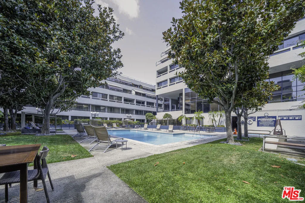 880 W 1st Street 506, Los Angeles, California 90012 home-pic-40