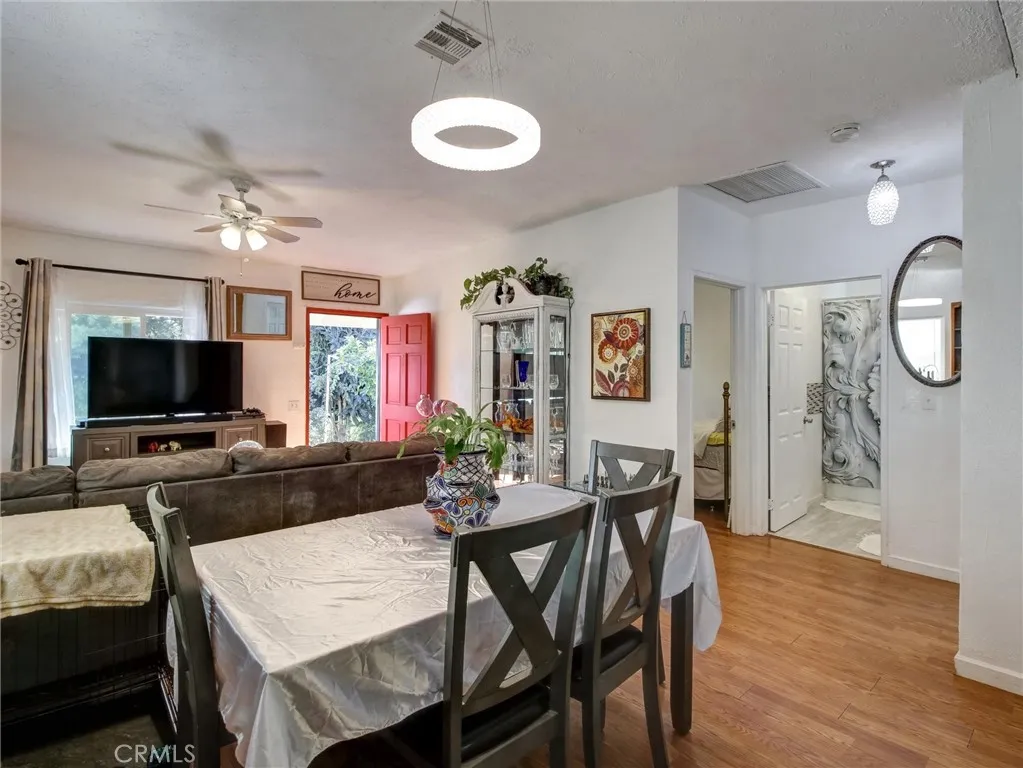 841 W 58th, Los Angeles, California 90037 home-pic-3