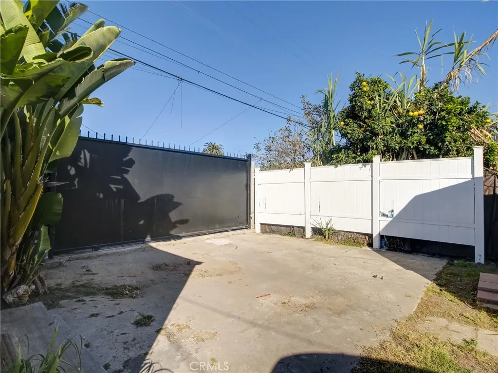 841 W 58th, Los Angeles, California 90037 home-pic-15