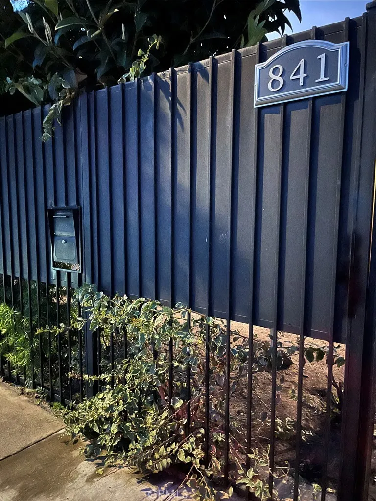 841 W 58th, Los Angeles, California 90037 home-pic-17