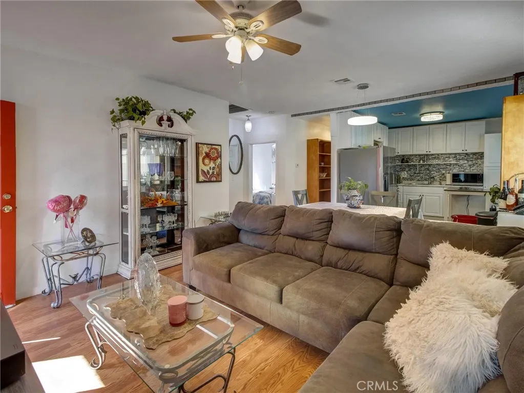 841 W 58th, Los Angeles, California 90037 home-pic-2