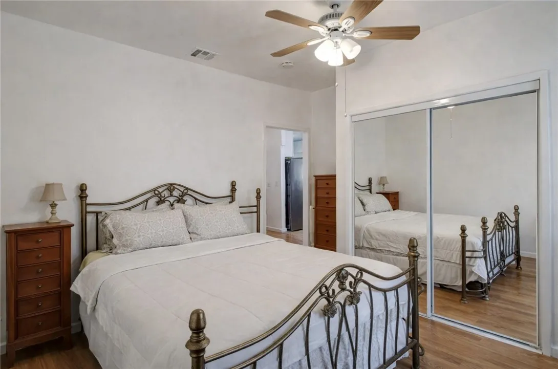 841 W 58th, Los Angeles, California 90037 home-pic-8