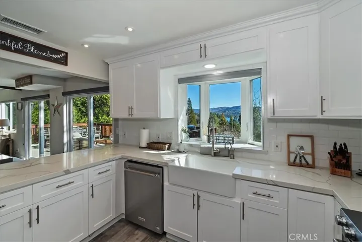 27565 North Bay Rd, Lake Arrowhead, California 92352