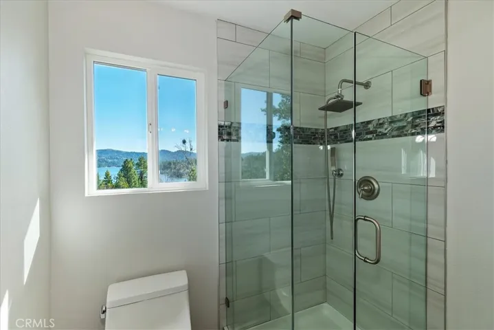27565 North Bay Rd, Lake Arrowhead, California 92352