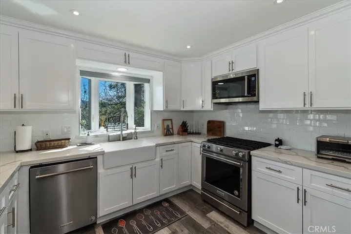27565 North Bay Rd, Lake Arrowhead, California 92352