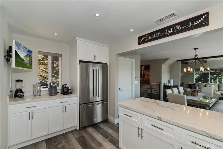 27565 North Bay Rd, Lake Arrowhead, California 92352