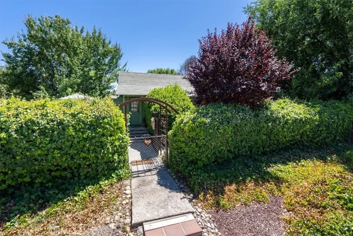647 Vine Street, Paso Robles, California 93446